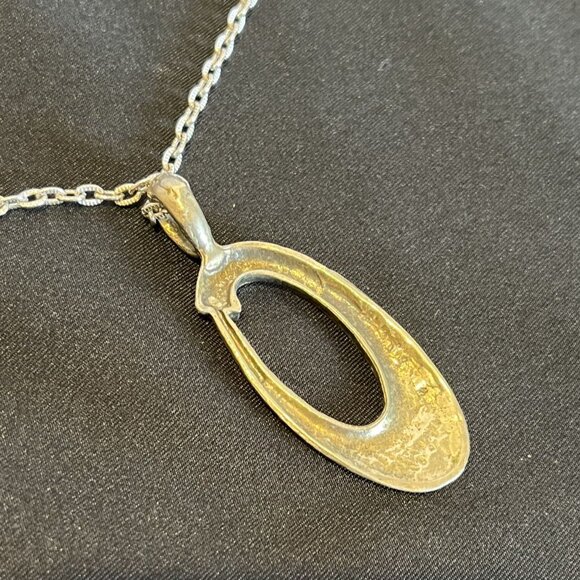 Silver-tone Oval Loop Necklace - Picture 5 of 6